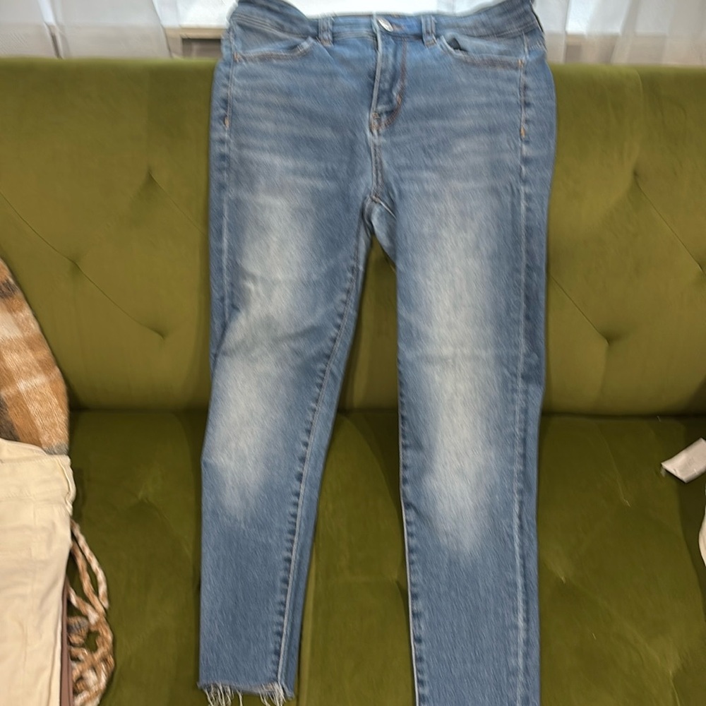 American Eagle. Size 4 next level stretch. Short.